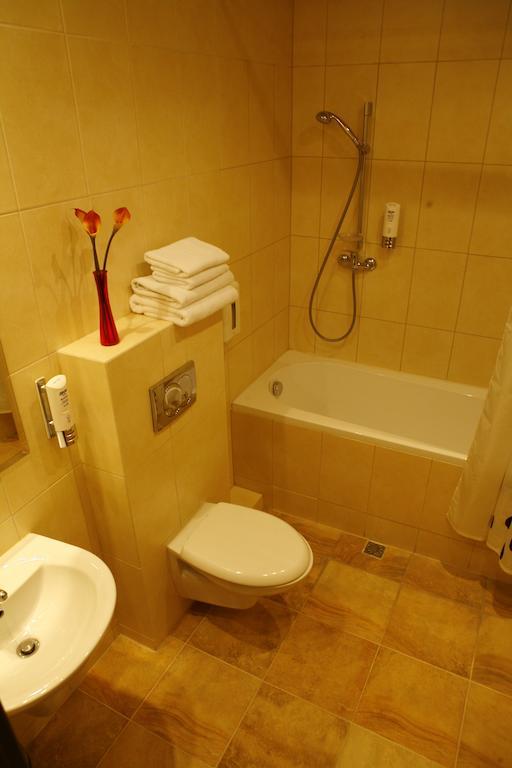 Hotel Zorza Namyslów Quarto foto